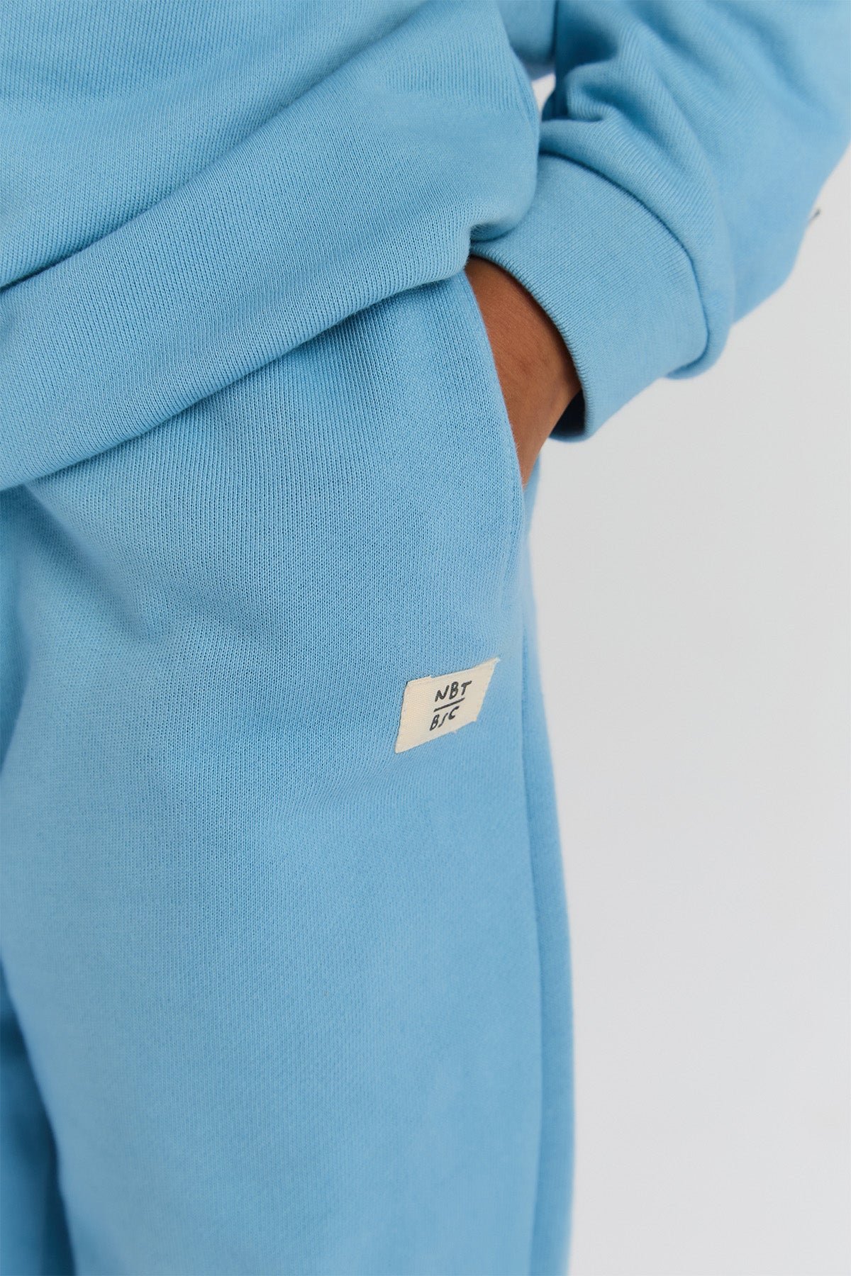 بنطال رياضي أزرق للأولاد