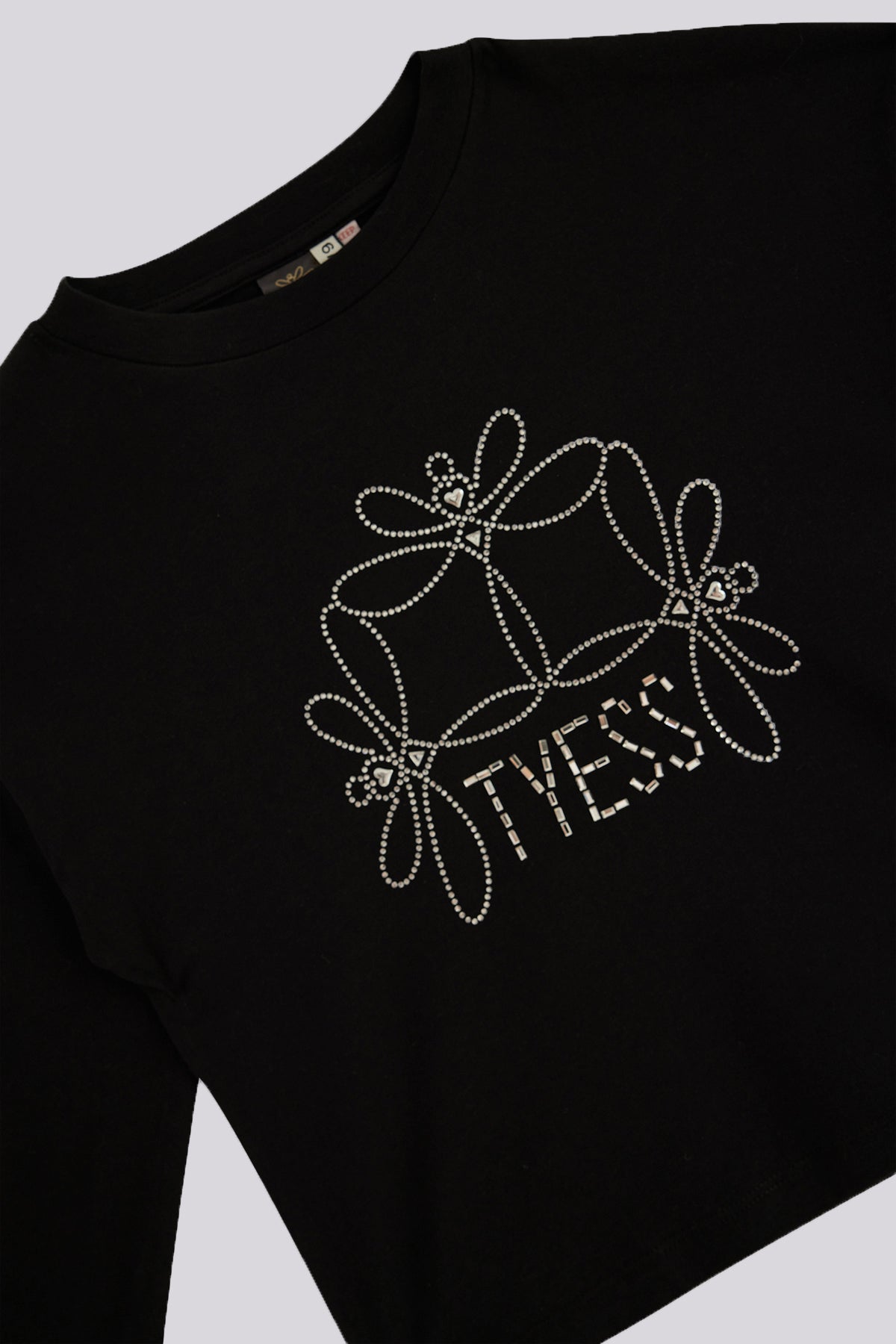 تي شيرت أسود للبنات