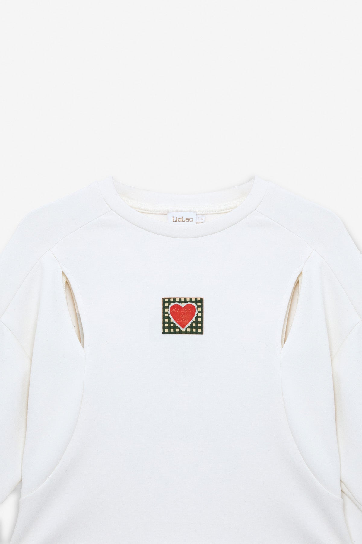 بلوزة بيضاء للبنات