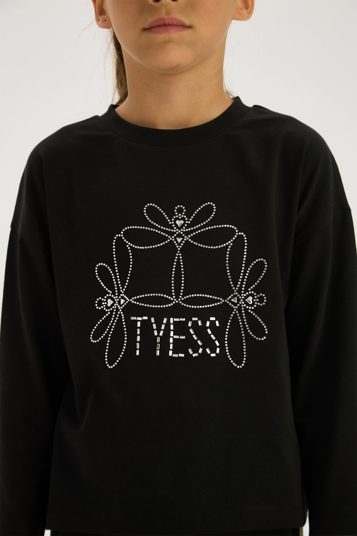 تي شيرت أسود للبنات