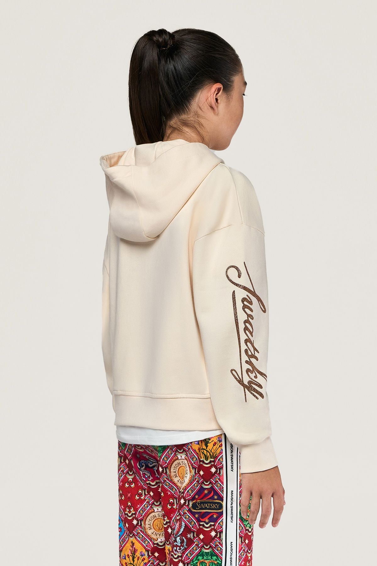 Girl Cream Sweatshirt - BgStore