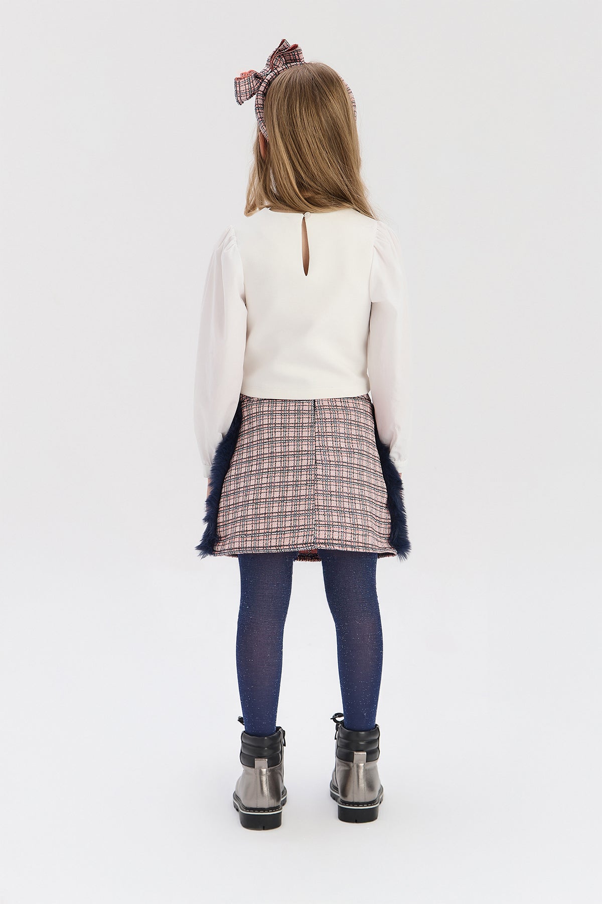 بلوزة بيضاء للبنات